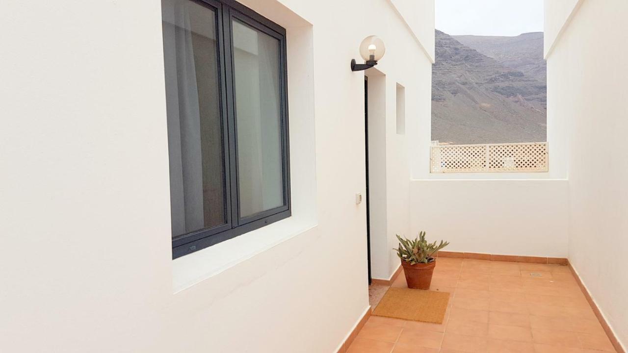 The White House Villa Orzola Exterior photo